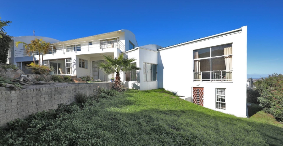 5 Bedroom Property for Sale in Plattekloof Western Cape